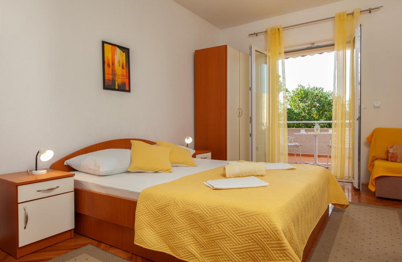 Vila Nives Hotel Podgora Luaran gambar