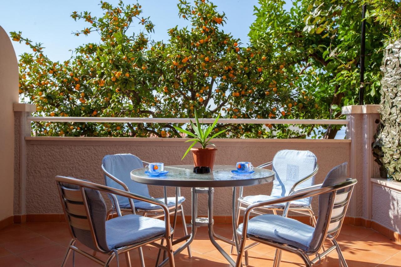 Vila Nives Hotel Podgora Luaran gambar