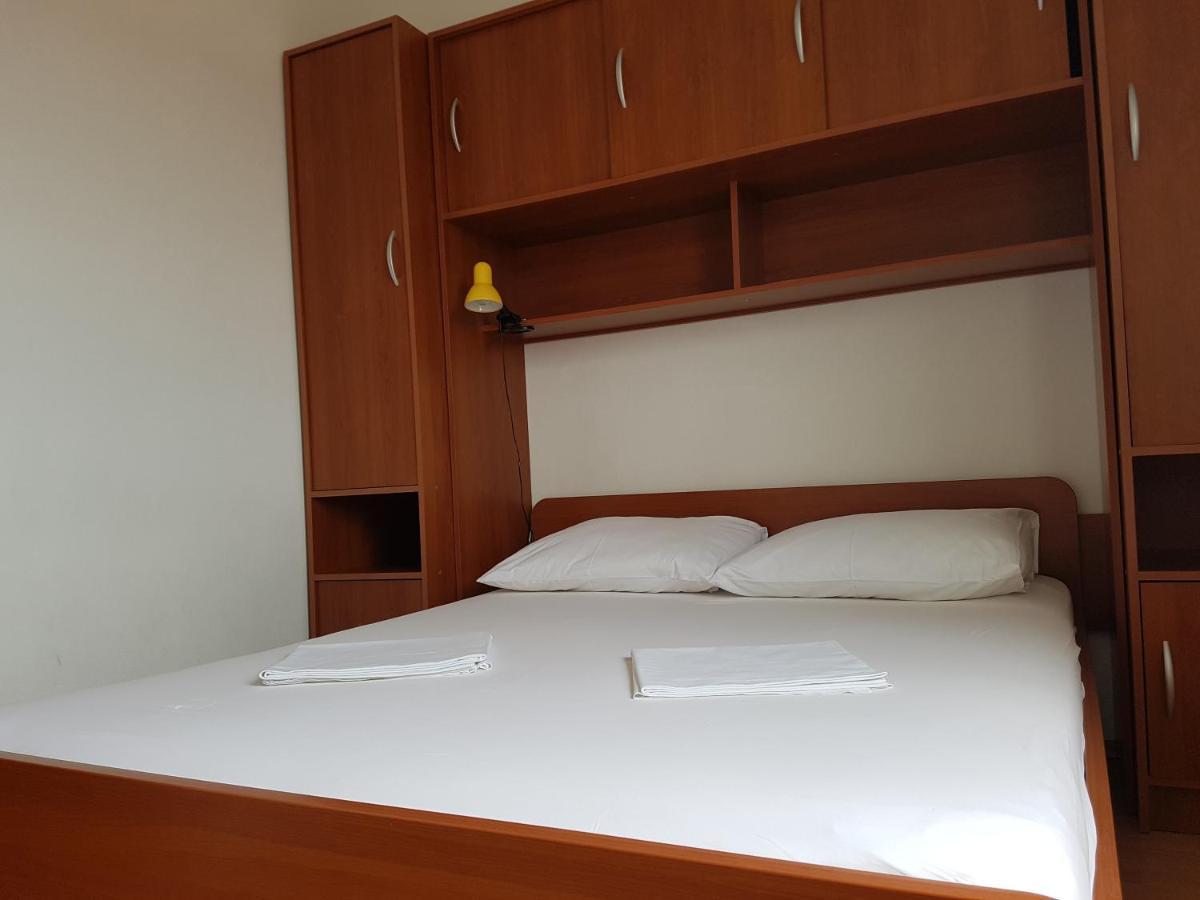 Vila Nives Hotel Podgora Luaran gambar