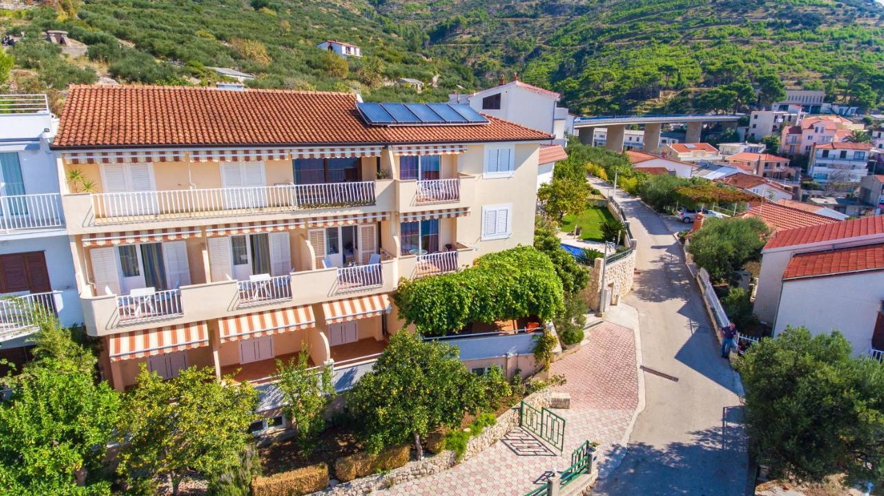 Vila Nives Hotel Podgora Luaran gambar